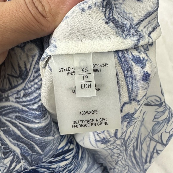 Elie Tahari Tiffany Silk Floral-Print Pearl Indigo V-Neck Short-Sleeve Blouse - Picture 15 of 15